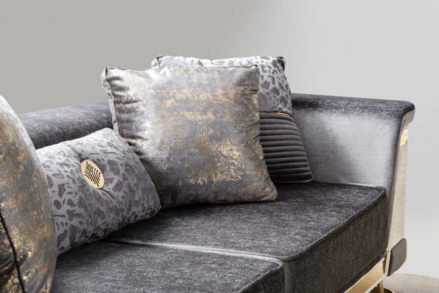 Rixsos Sofa Set