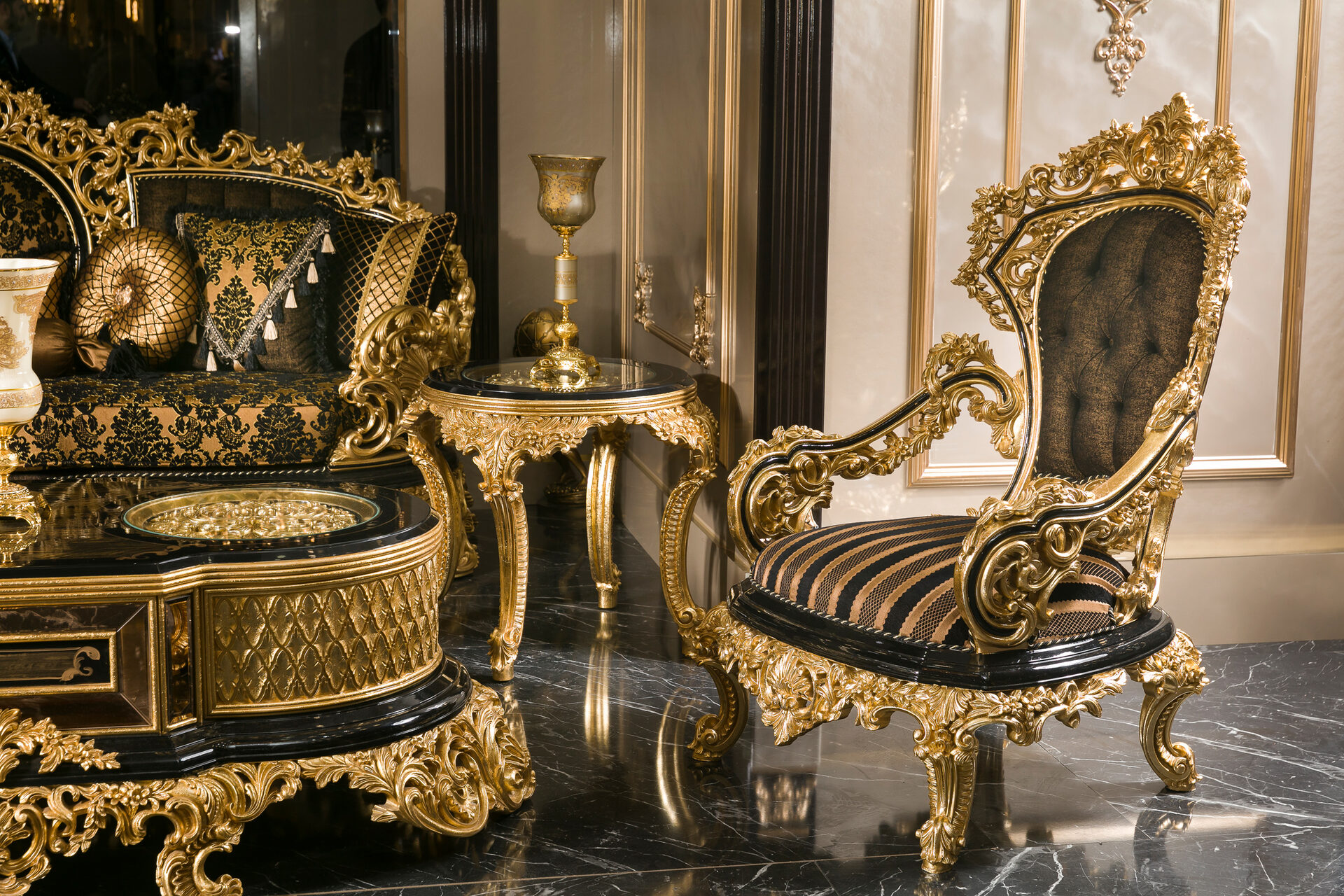 Şehrazat Siyah Gold Koltuk Takımı